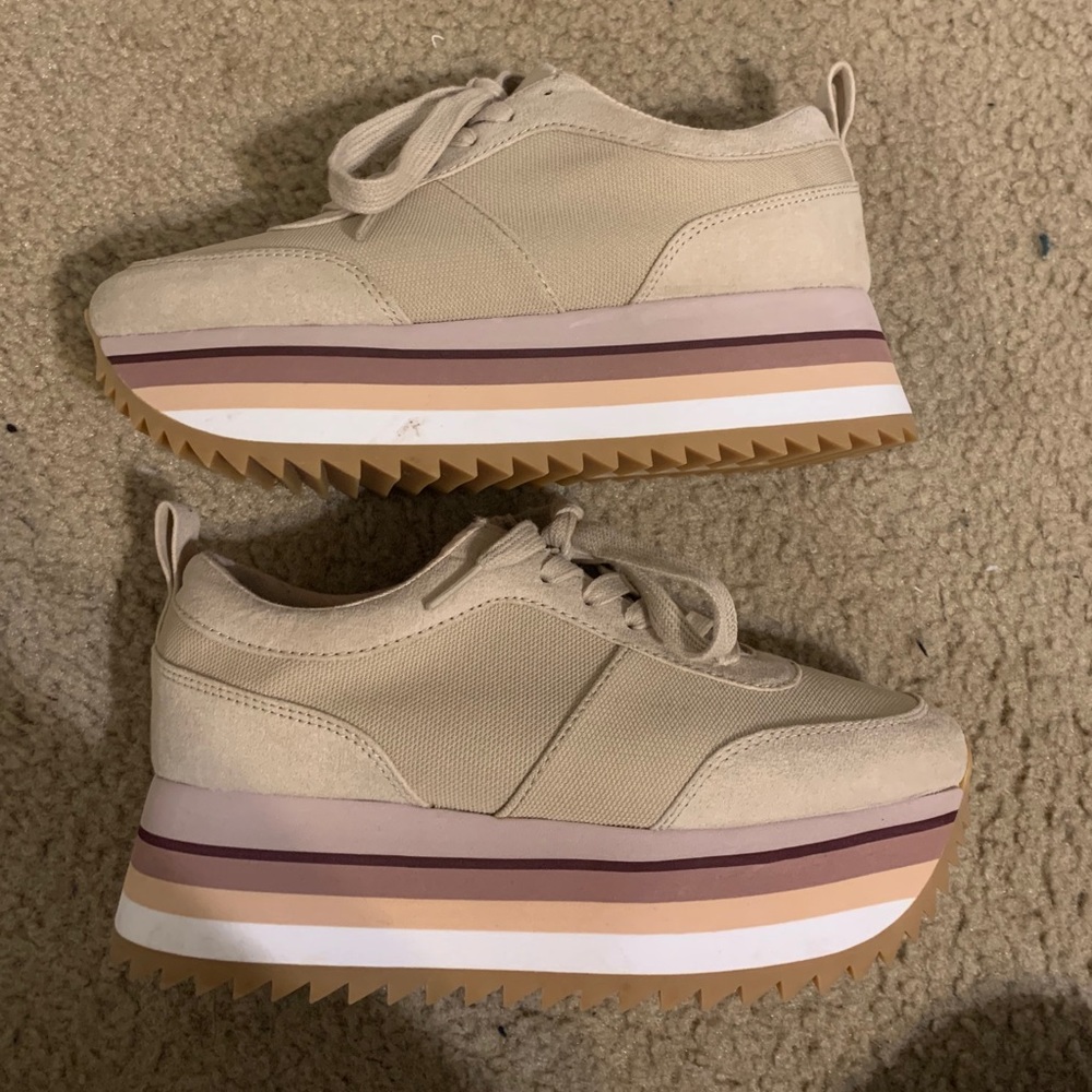 Flatform sneakers